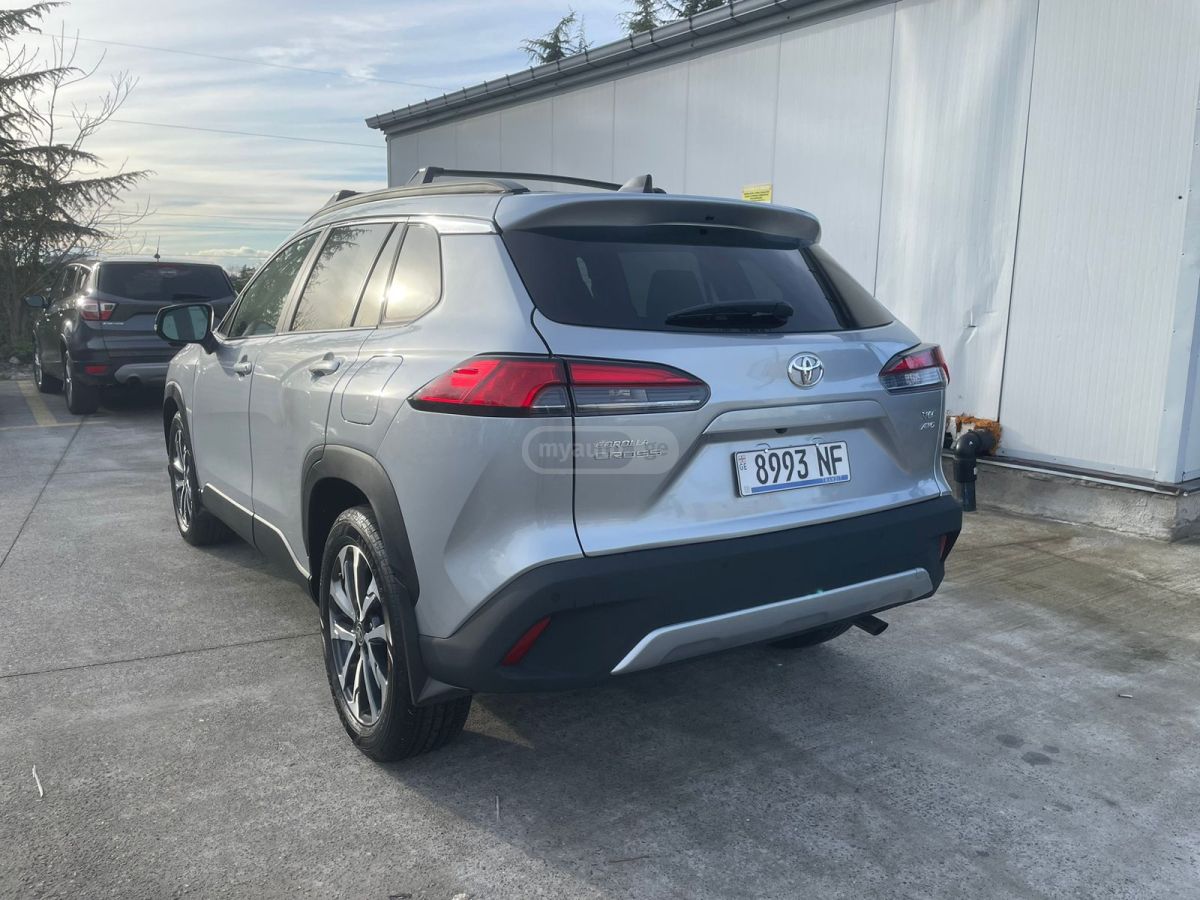 Toyota Corolla cross - фото 5