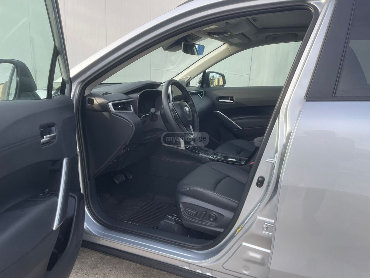 Toyota Corolla cross - фото 7