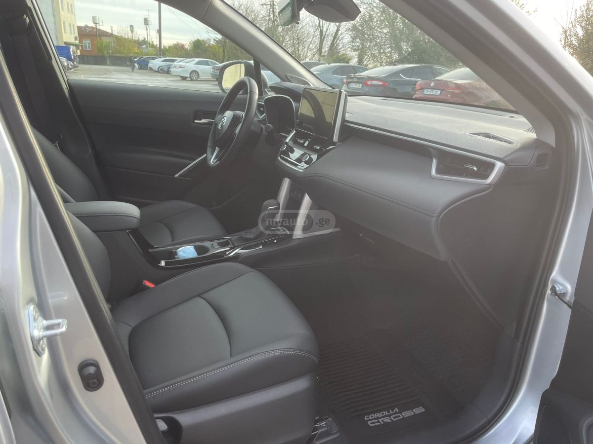 Toyota Corolla cross - фото 8