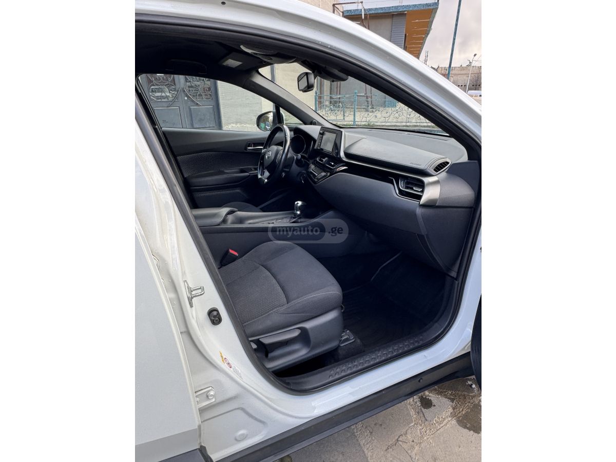 Toyota CHR - фото 6