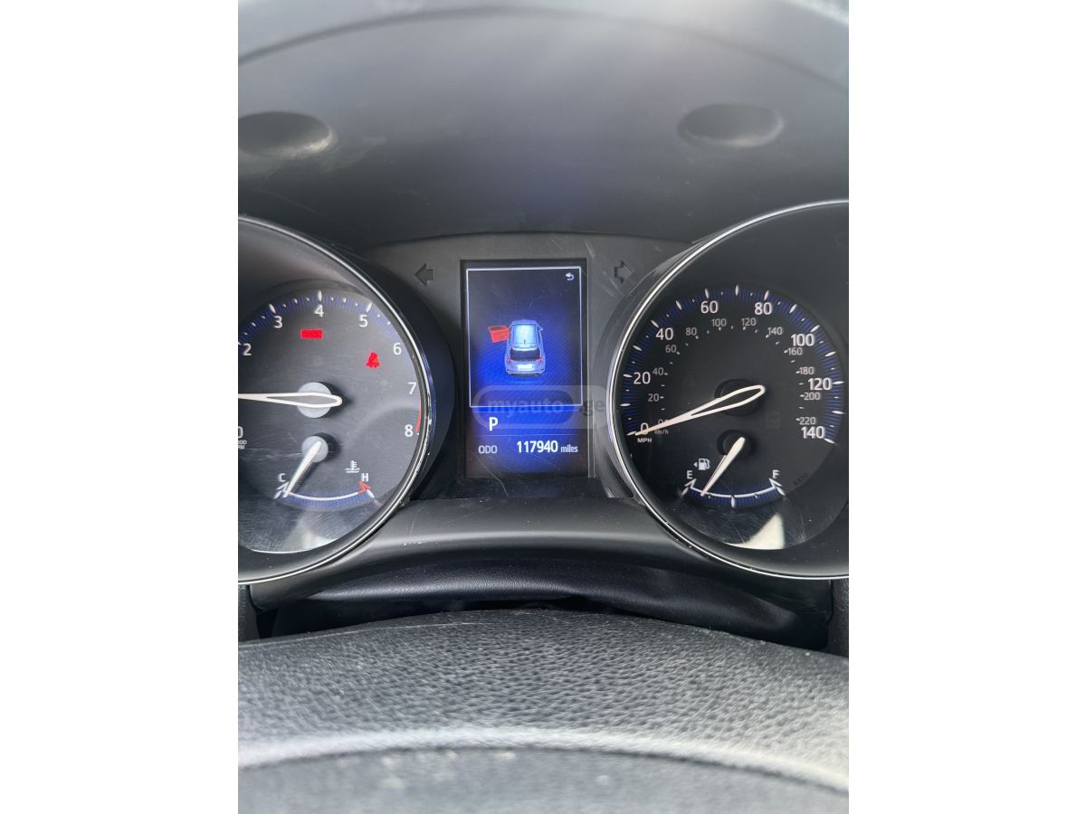 Toyota CHR - фото 8