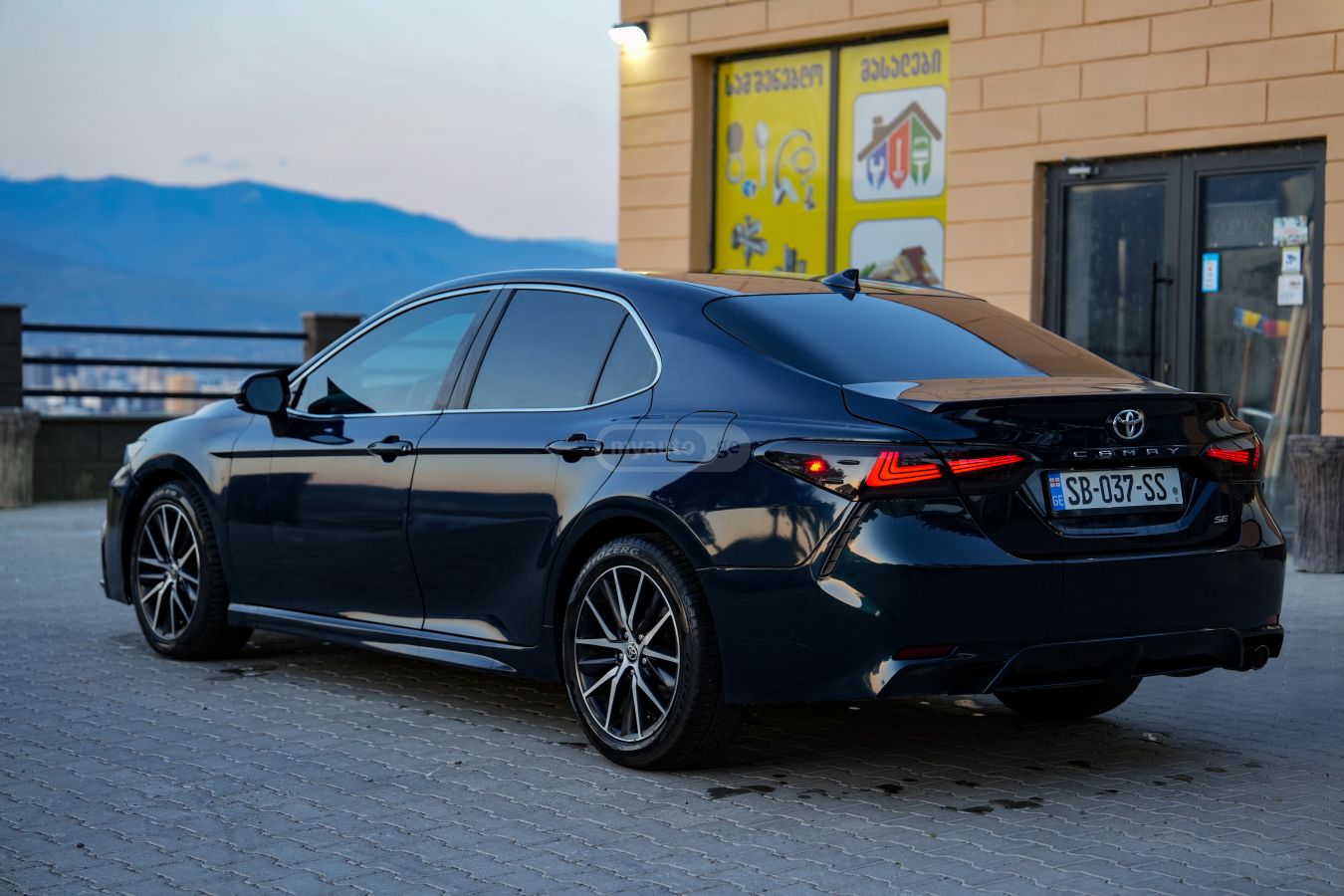 Toyota Camry - фото 3