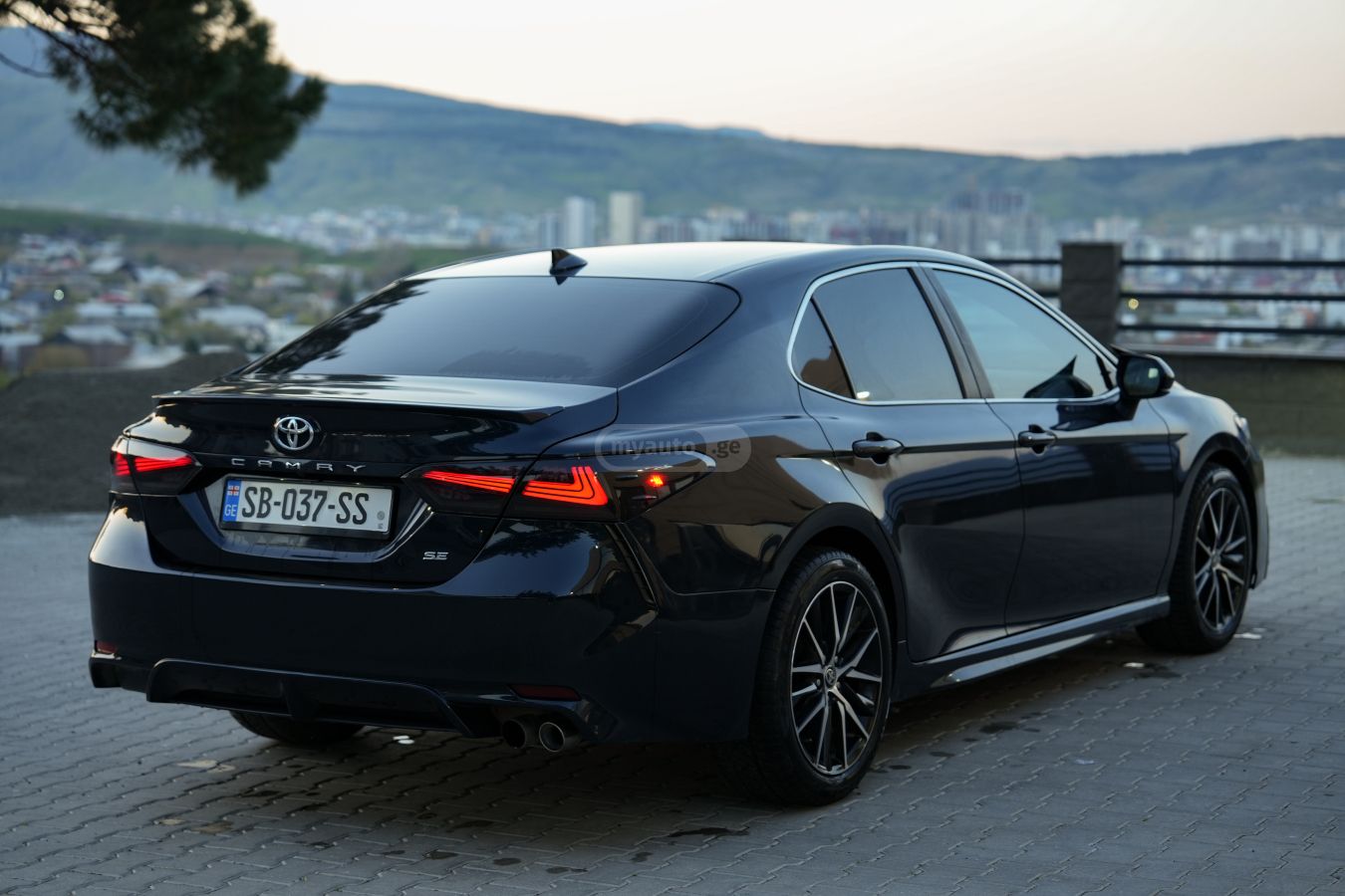 Toyota Camry - фото 4