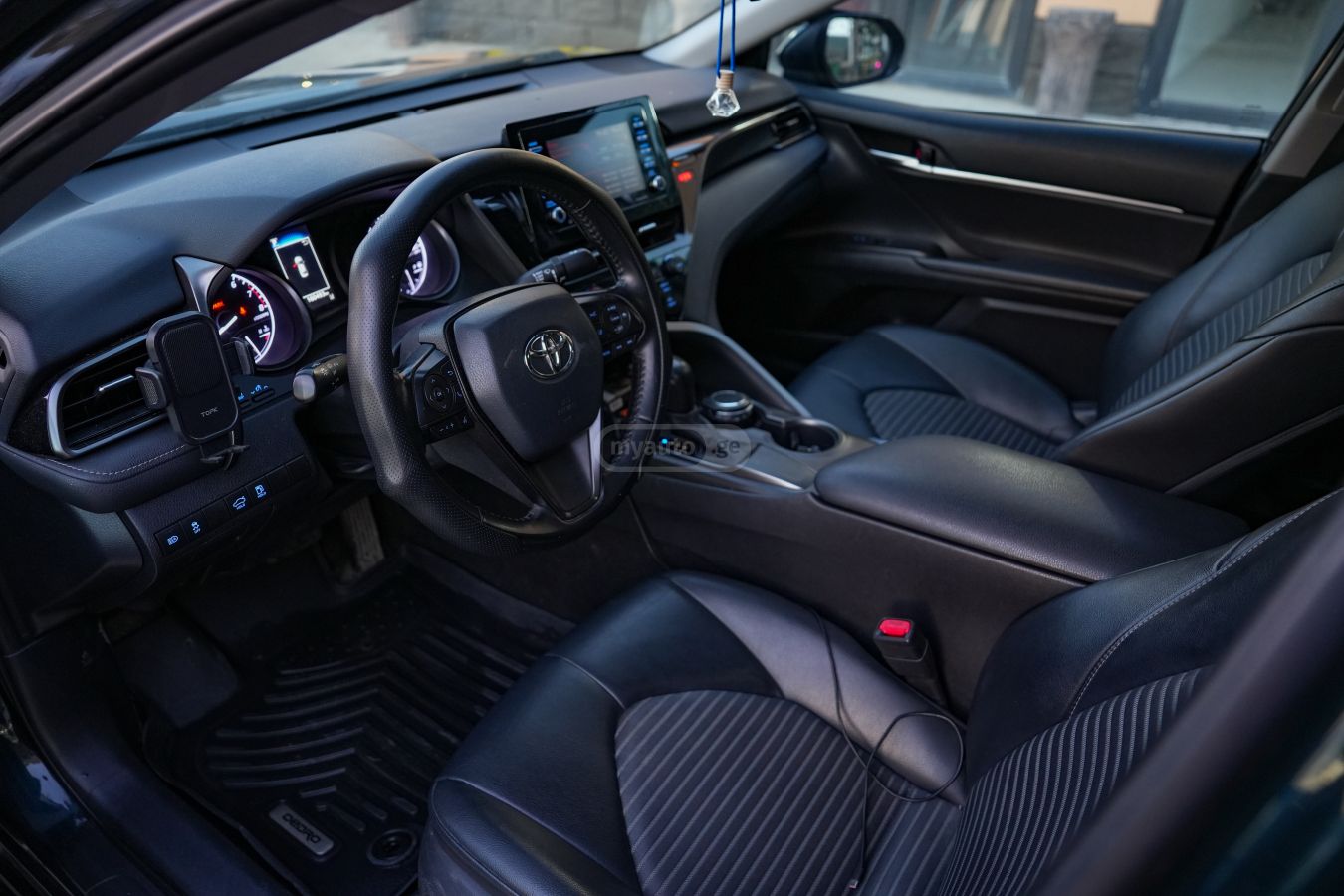 Toyota Camry - фото 6