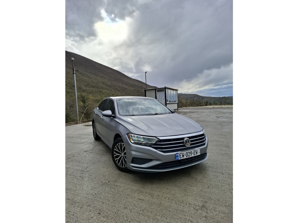 Volkswagen Jetta - фото 1