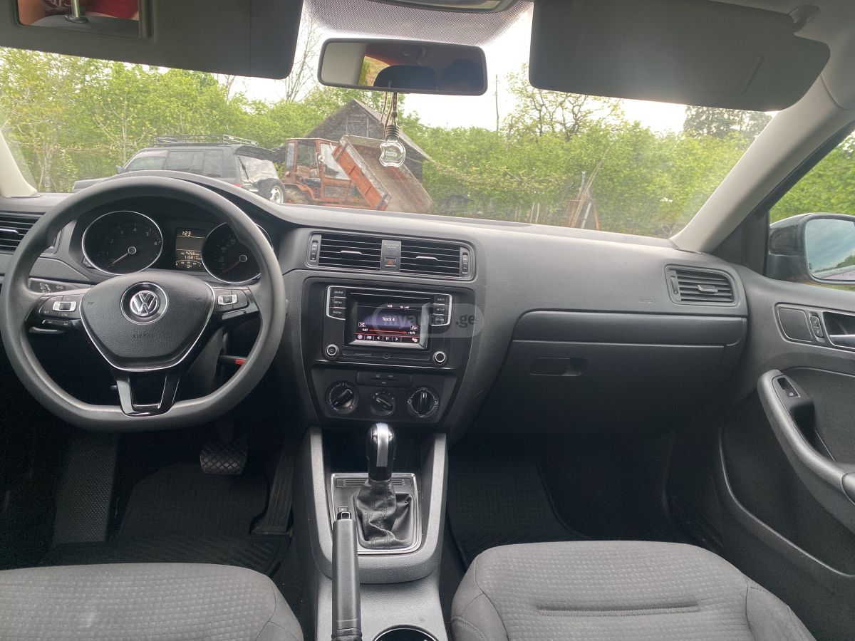 Volkswagen Jetta - фото 11