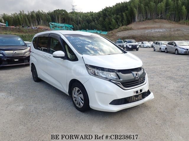 Honda Freed - фото 1
