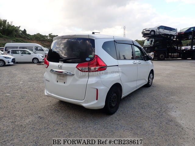 Honda Freed - фото 4
