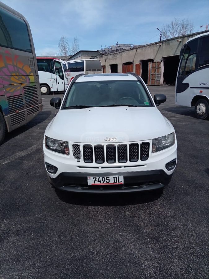 Jeep Compass - фото 1
