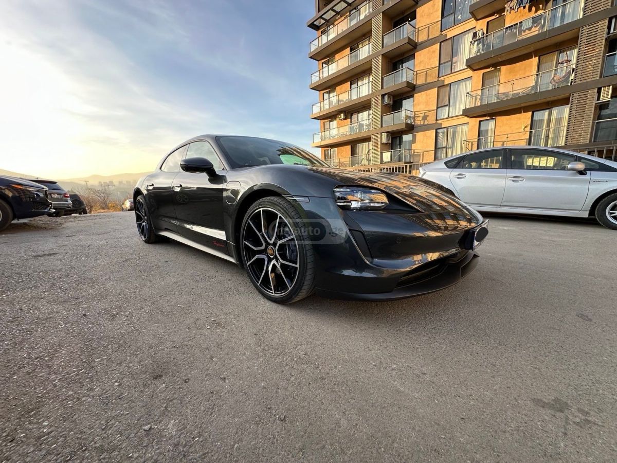 Porsche Taycan Turbo - фото 1