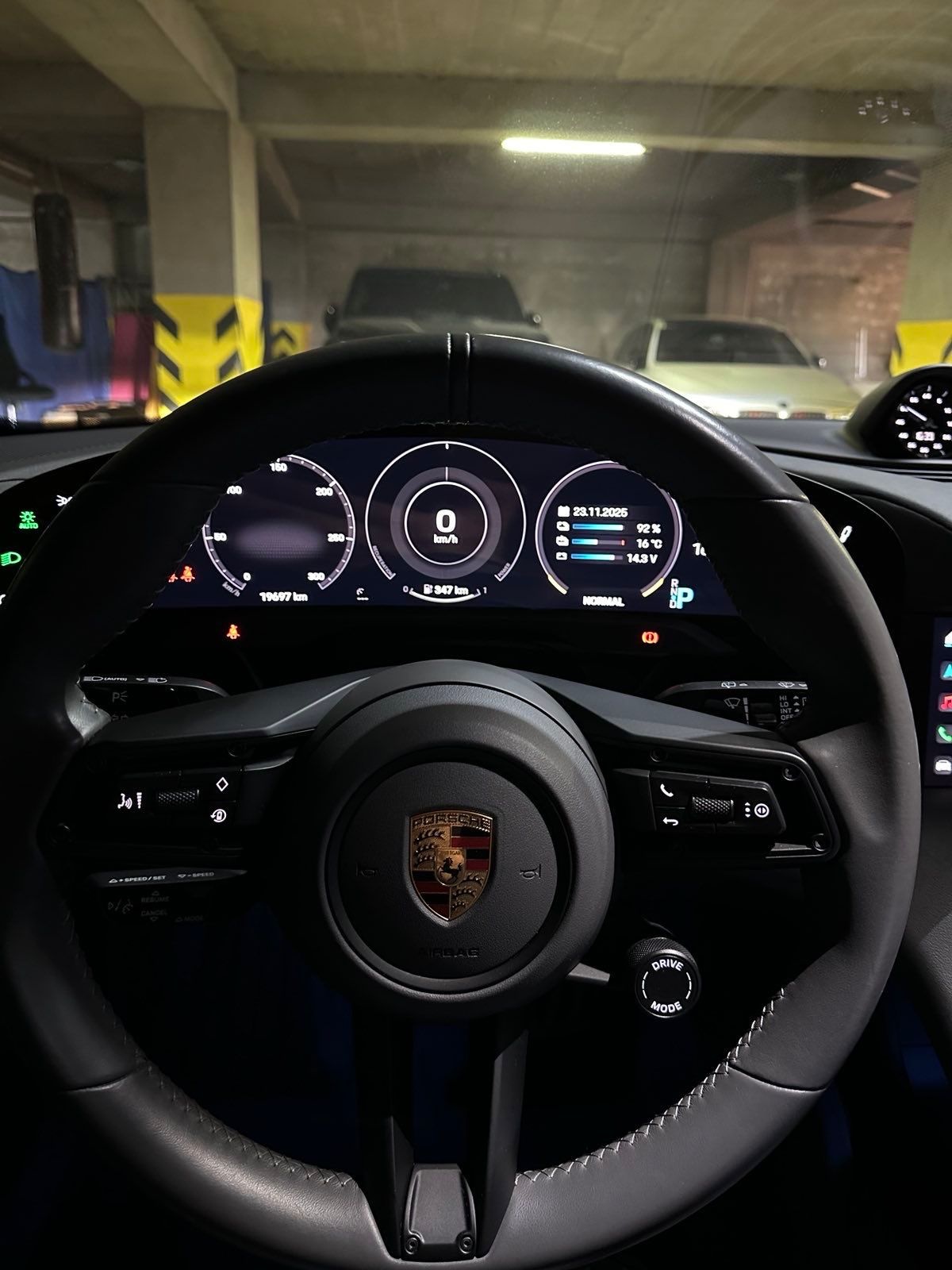 Porsche Taycan Turbo - фото 10