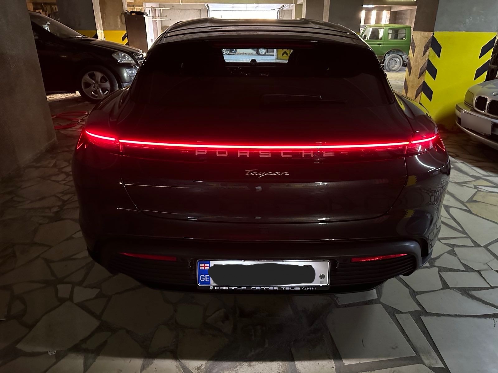 Porsche Taycan Turbo - фото 9