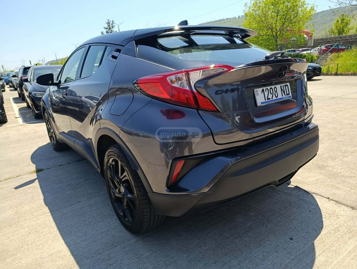 Toyota CHR - фото 2