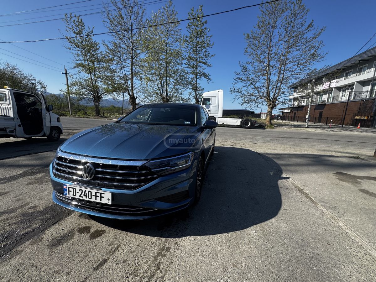 Volkswagen Jetta - фото 1