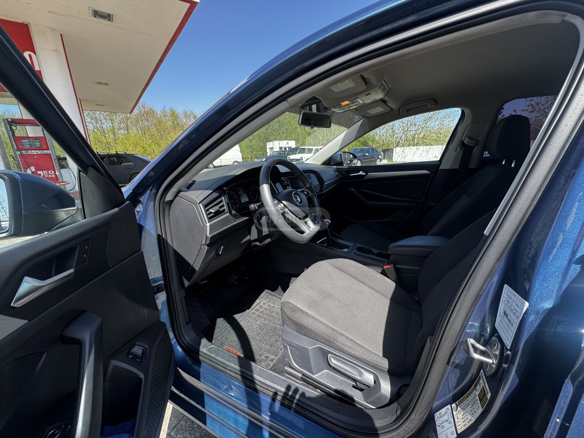 Volkswagen Jetta - фото 12