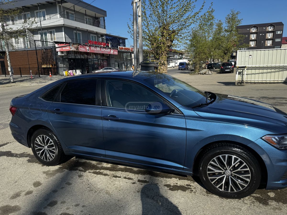 Volkswagen Jetta - фото 3