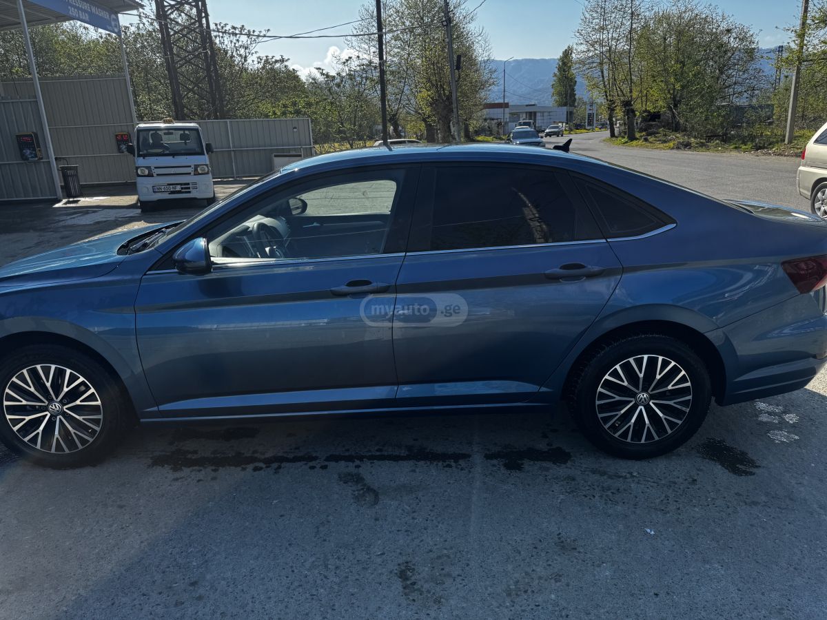 Volkswagen Jetta - фото 4