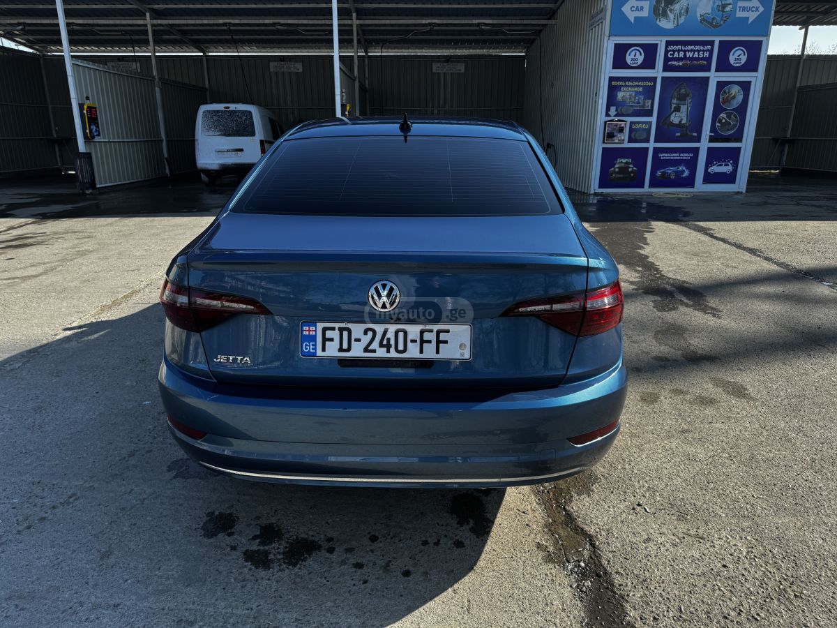 Volkswagen Jetta - фото 5