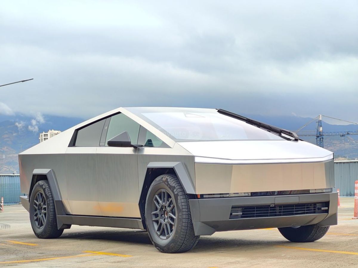 Tesla Cybertruck 2024 — миниатюра 1