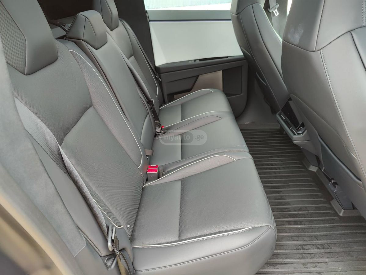 Tesla Cybertruck 2024 — миниатюра 7