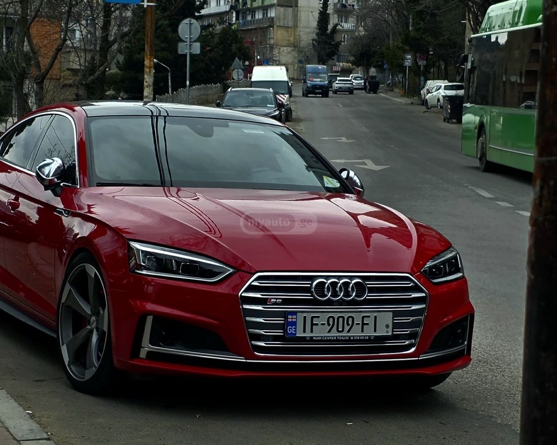 Audi S5 - фото 1