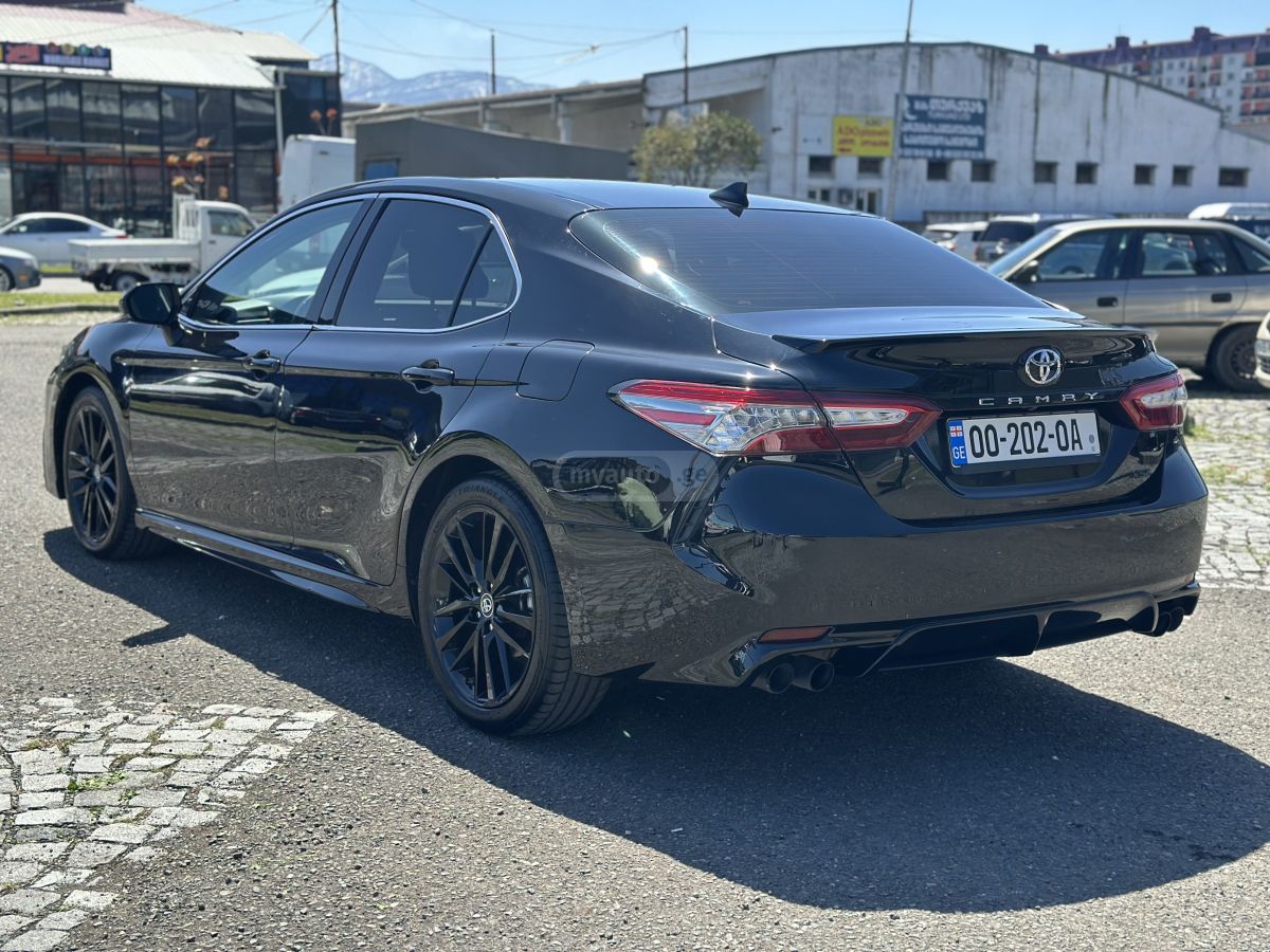 Toyota Camry - фото 5