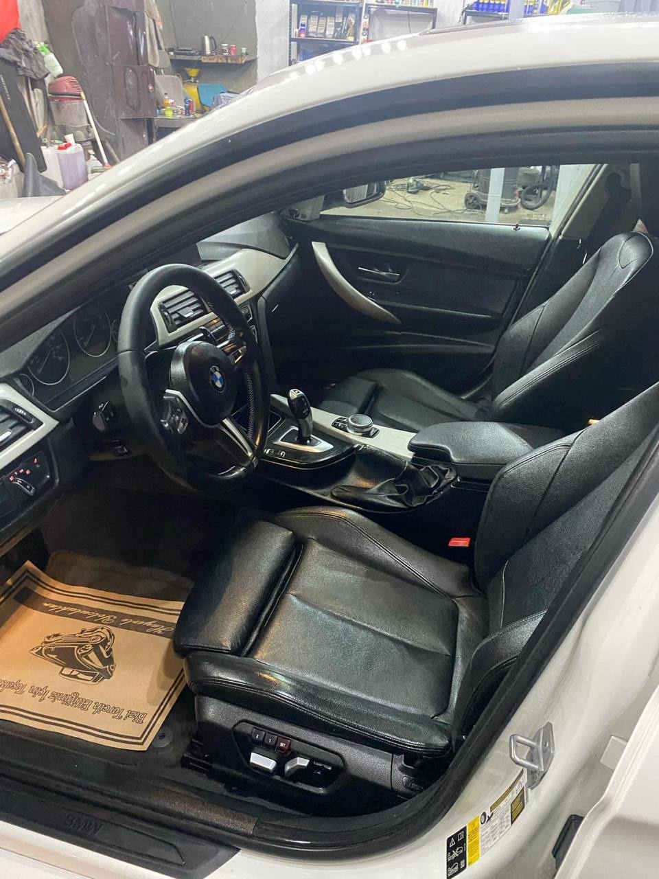 BMW 320 - фото 2