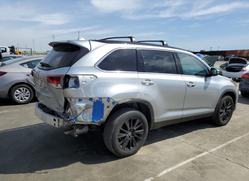 Toyota Highlander - фото 3