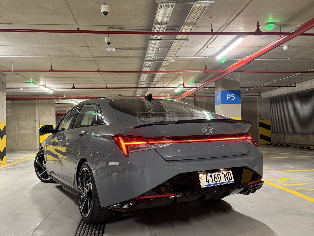 Hyundai Elantra - фото 2