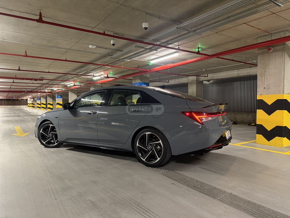 Hyundai Elantra - фото 3