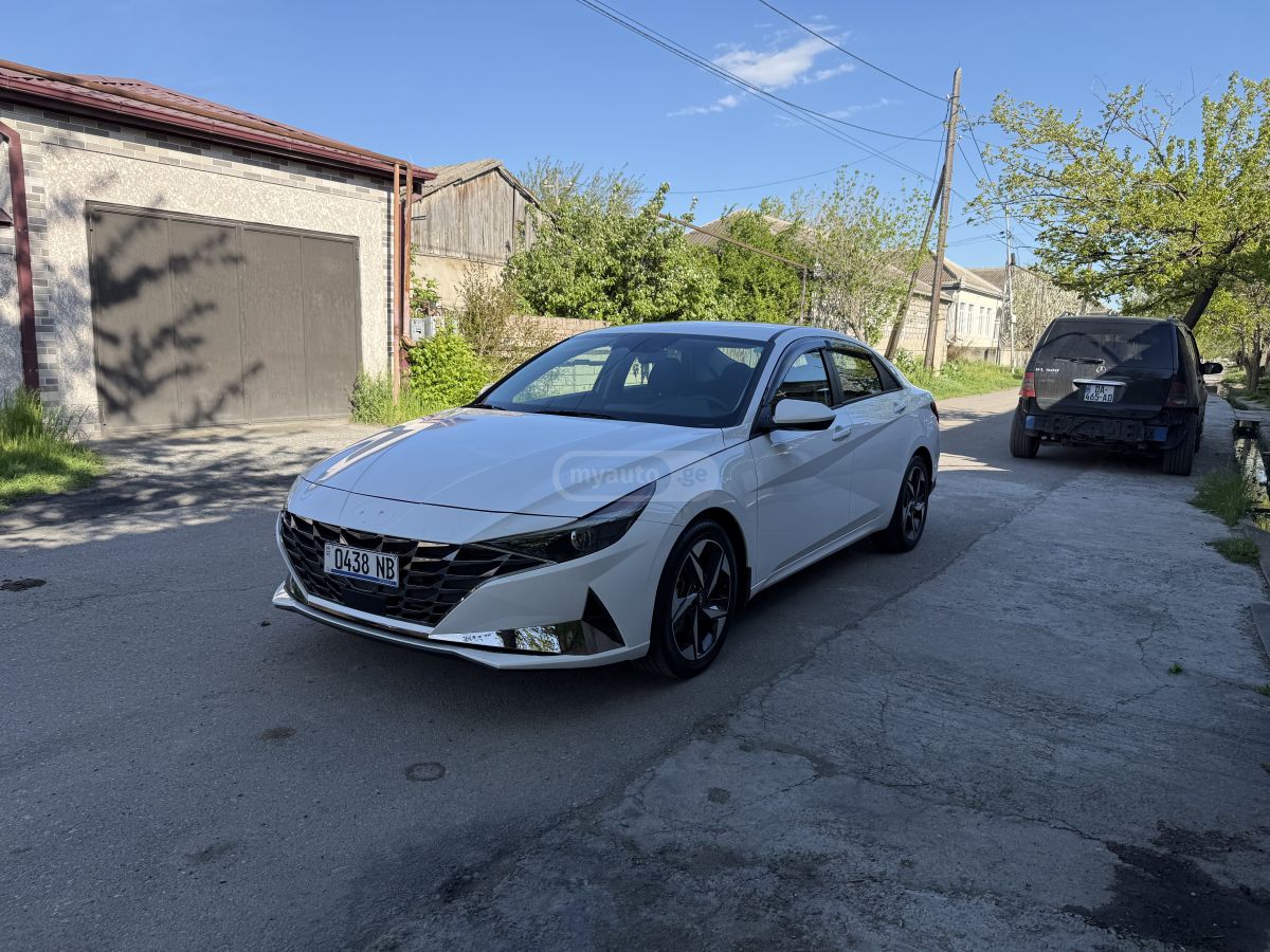 Hyundai Elantra - фото 3