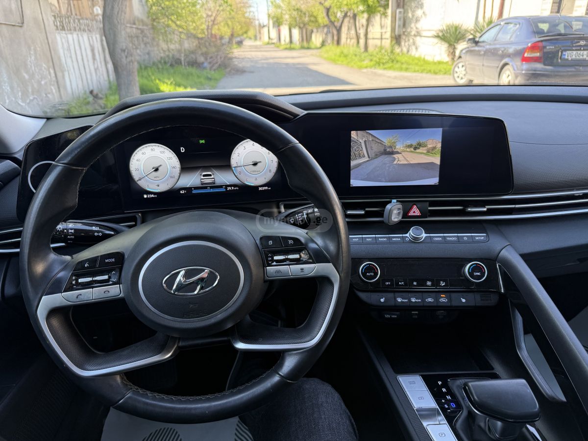 Hyundai Elantra - фото 8