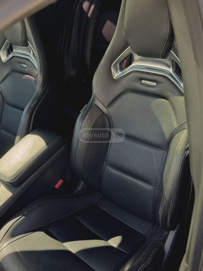 Mercedes-Benz GLA 45 AMG - фото 6