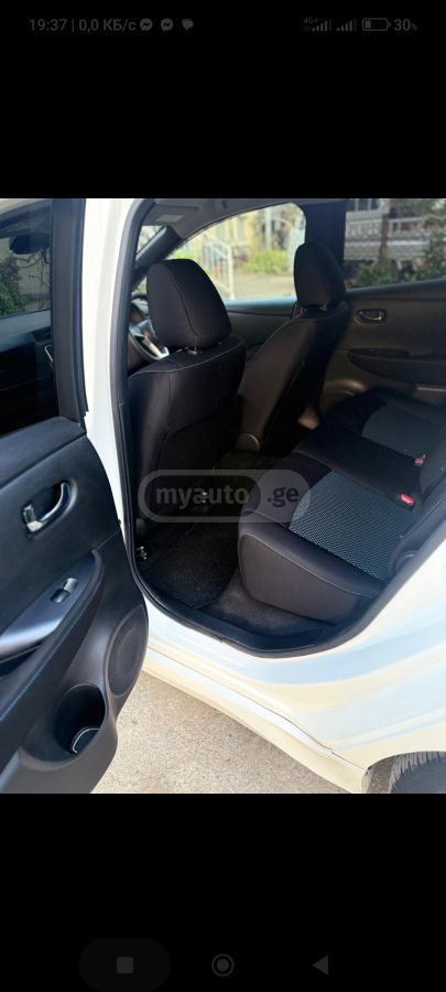 Nissan Leaf - фото 5