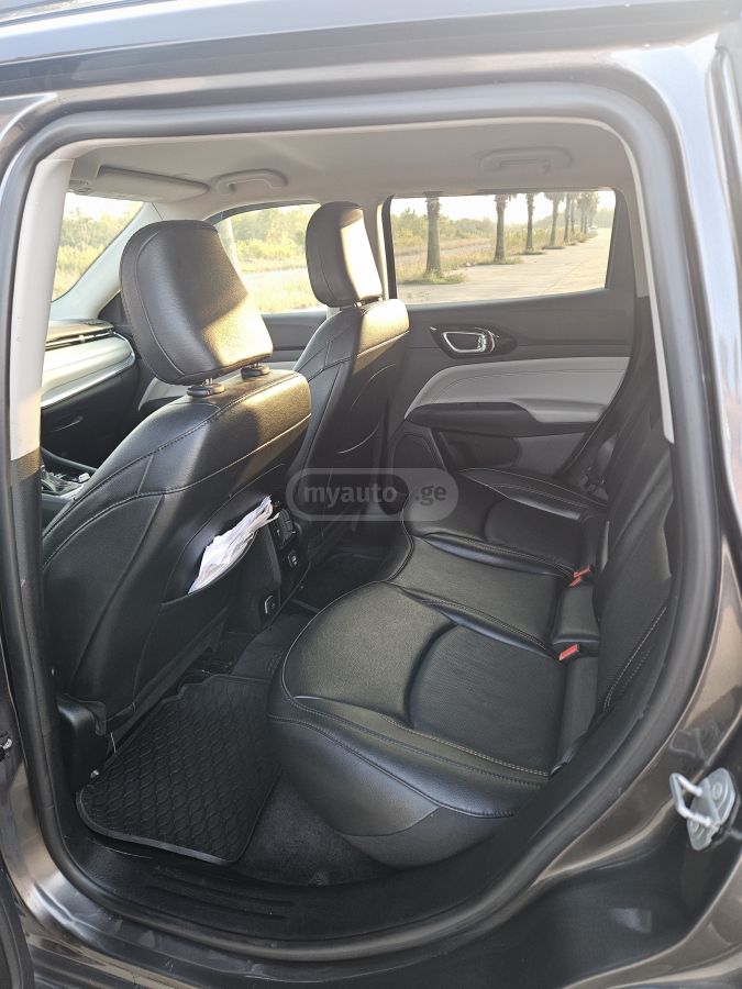 Jeep Limited 4dr 4x4 Automatic — миниатюра 4