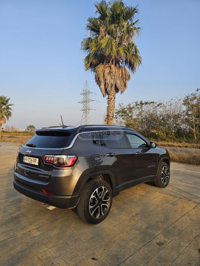 Jeep Limited 4dr 4x4 Automatic — миниатюра 6