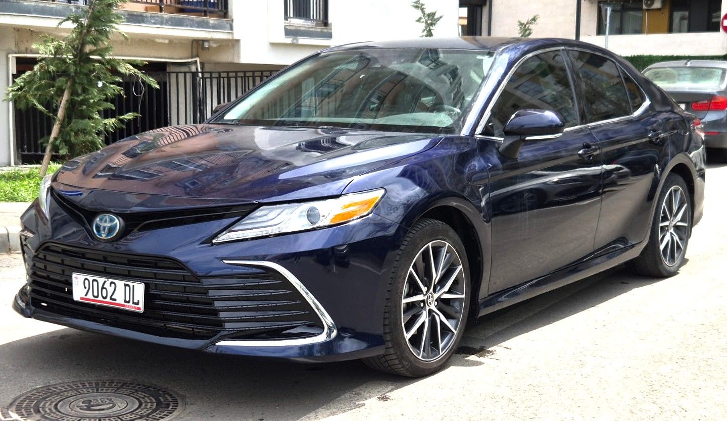 Toyota Camry - фото 3