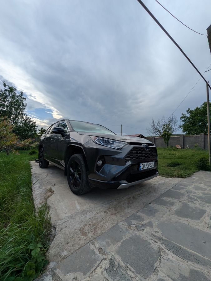 Toyota RAV 4 - фото 1