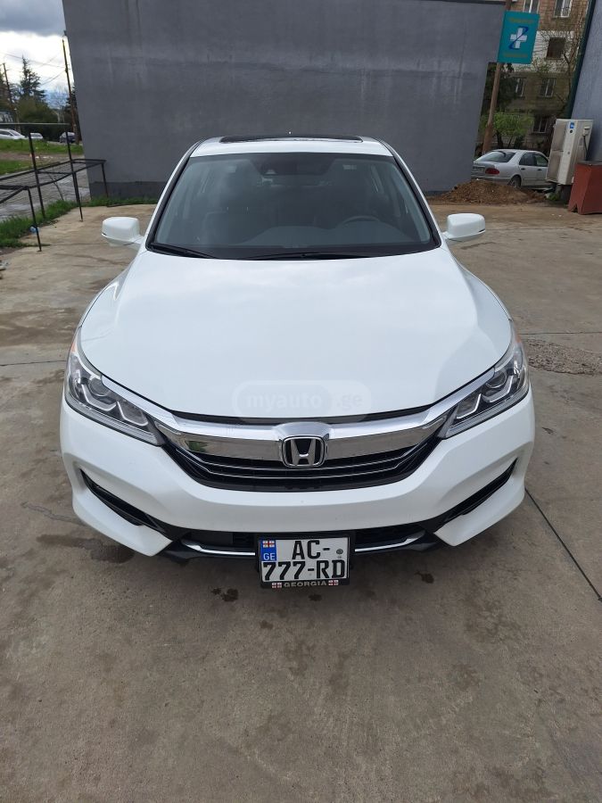 Honda Accord - фото 1
