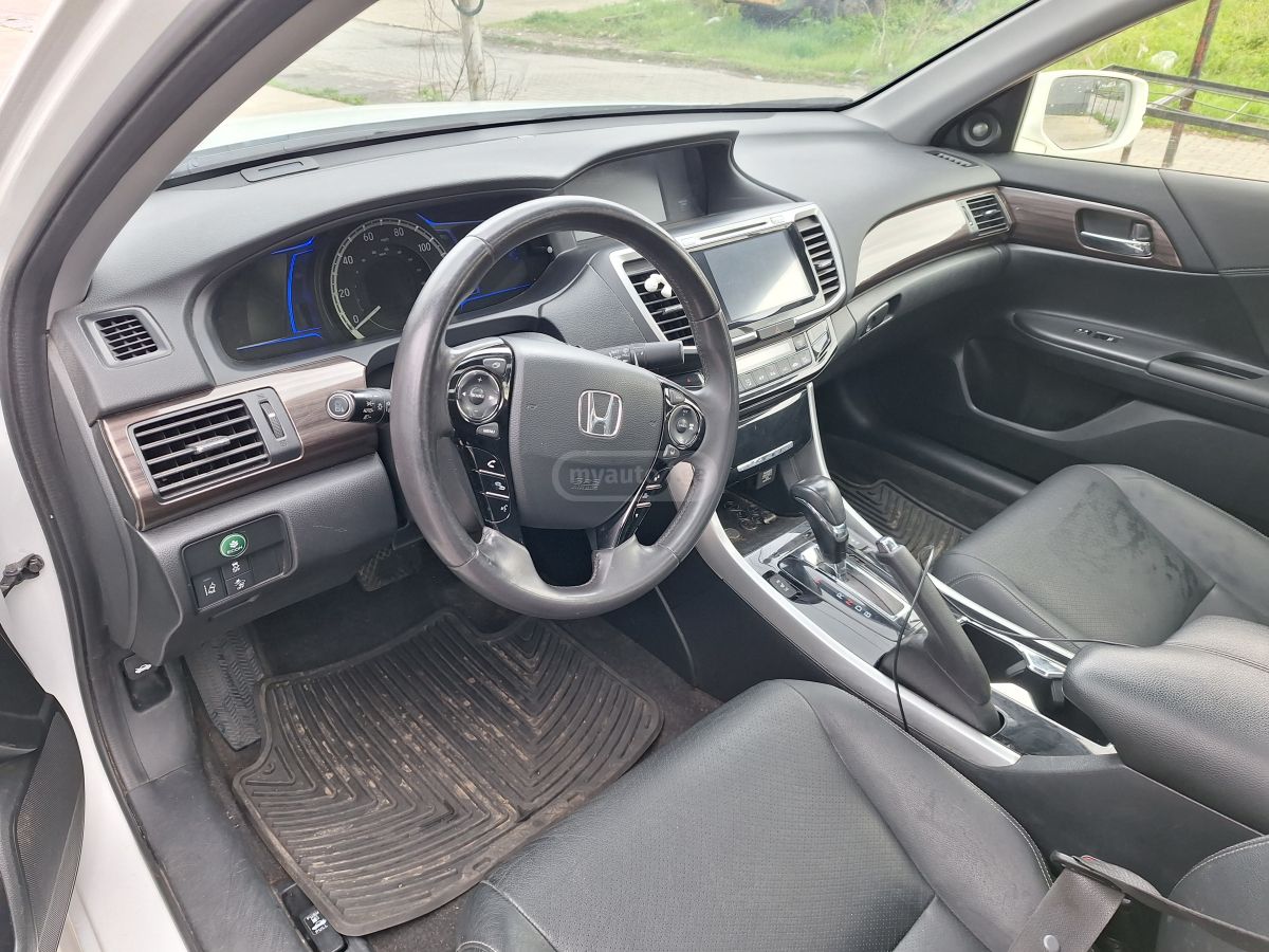 Honda Accord - фото 10