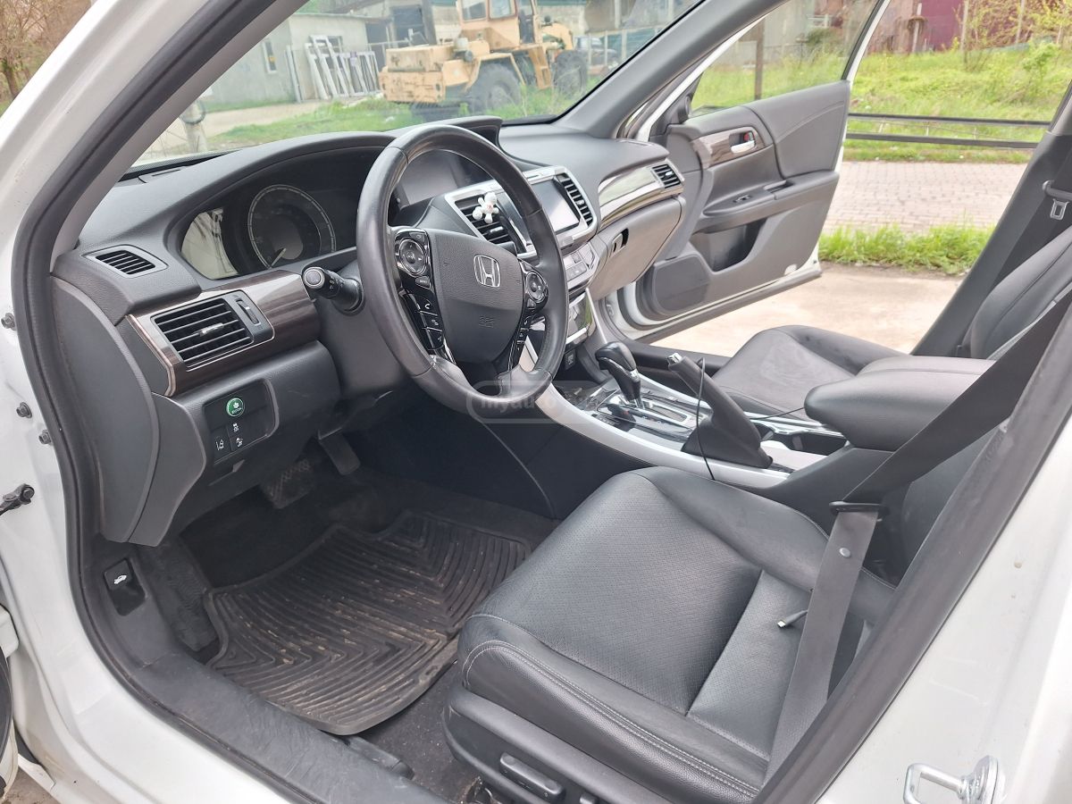 Honda Accord - фото 11