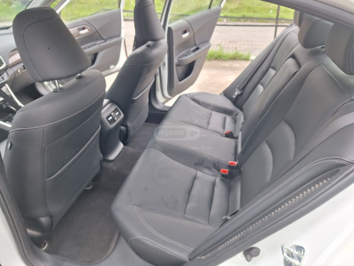 Honda Accord - фото 12