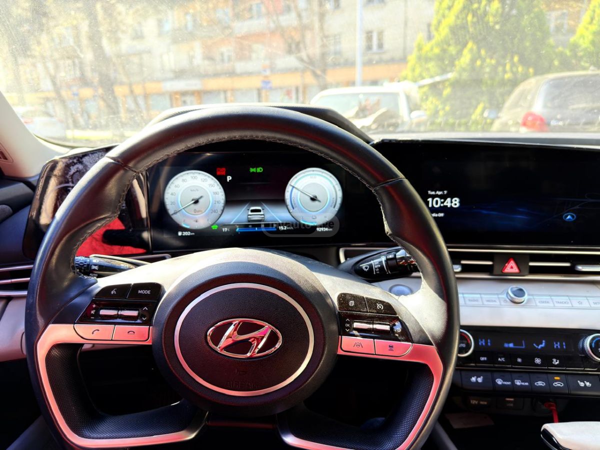 Hyundai Elantra - фото 3