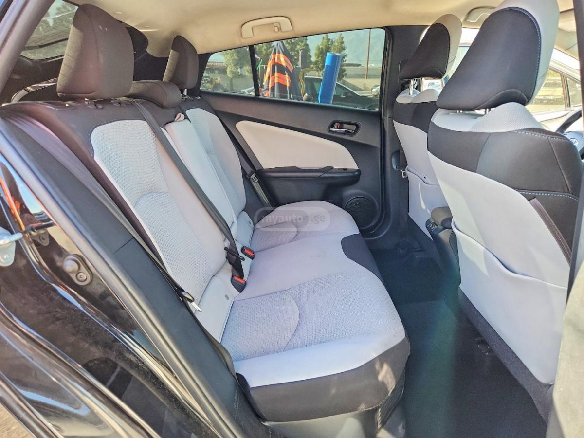 Toyota Prius - фото 10