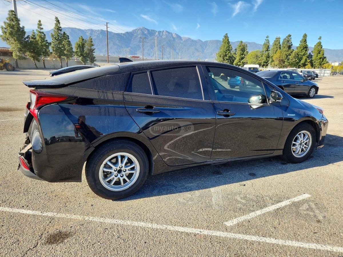 Toyota Prius - фото 3