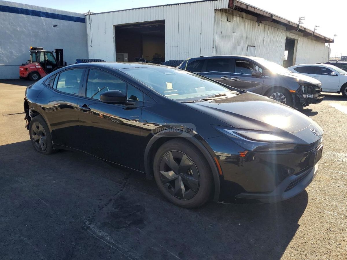 Toyota Prius - фото 4