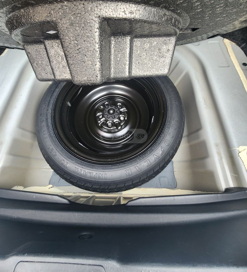 Toyota Camry - фото 4