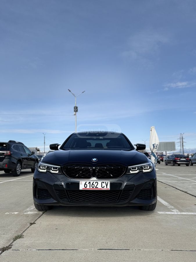 BMW 330 - фото 1