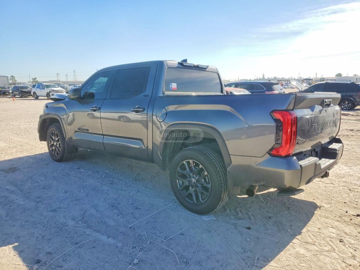 Toyota SR5 4x4 Double Cab 6.5 ft. box — миниатюра 2