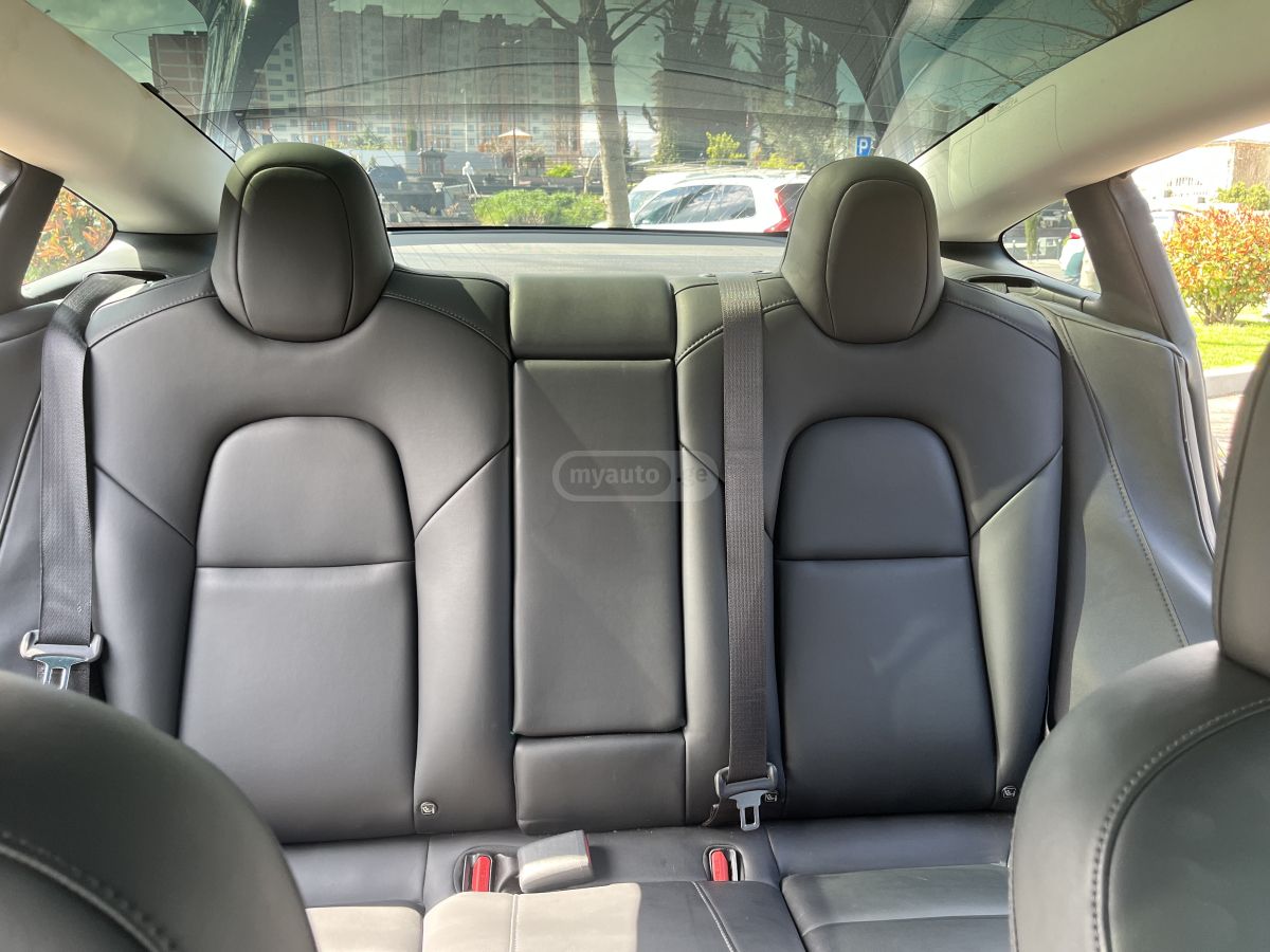 Tesla Model 3 - фото 10